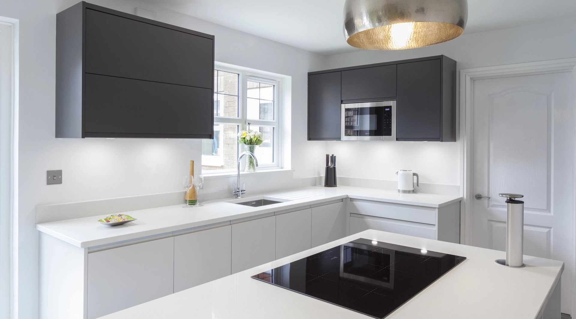 Handleless Minimalist Bespoke Kitchen